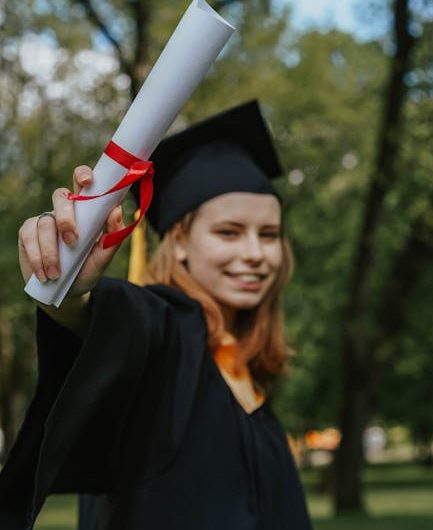 Купить диплом юриста в Ноябрьске